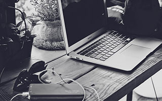 【现在回头看】西甲比赛里，防线被迫回撤的几分钟里，节奏突然被拉快又打断